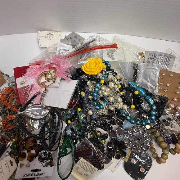 Reserved listing 5lb mixed jewelry - Picture 2 of 3